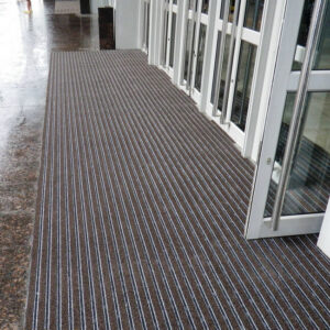 Outdoor Entrance Mat - Super Scraper - 200 x 1.3 cm - per Linear Metre - Brown - PMS050001C